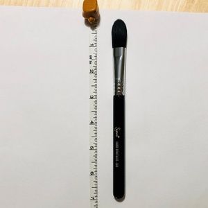 Sigma F65 Large Concealer Brush